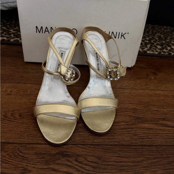 Manolo Blahnik trampa gold Napa Women's Sandals Sz 39